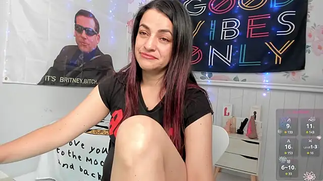 LovelyAzucena online show from 16, 1, 2025