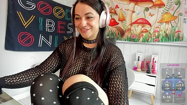 LovelyAzucena online show from 26, 11, 2025