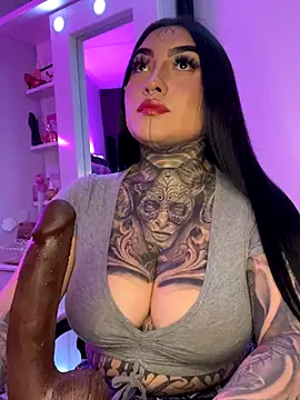 Snapshot of CloeeBeckam chatting on 16, 12, 2025 CloeeBeckam online show from 16, 12, 2025