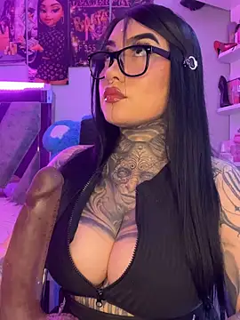 Snapshot of CloeeBeckam chatting on 21, 2, 2026 CloeeBeckam online show from 21, 2, 2026