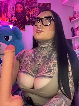 CloeeBeckam online show from 18, 4, 2026