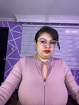 Snapshot of MiiaaJoness chatting on 28, 5, 2026 MiiaaJoness online show from 28, 5, 2026