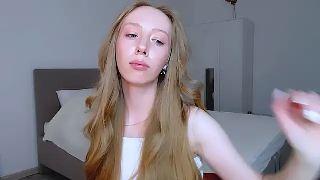 Snapshot of Luna_insniity chatting on 13, 12, 2024 Luna insniity online show from 13, 12, 2024