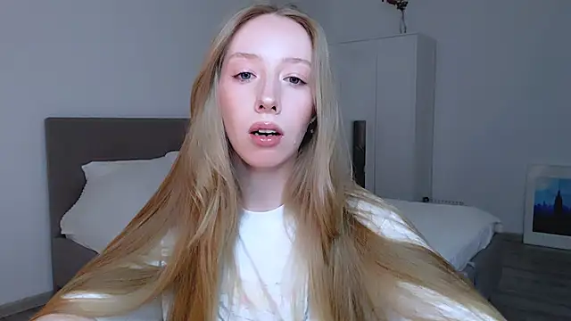 Snapshot of Luna_insniity chatting on 28, 12, 2024 Luna insniity online show from 28, 12, 2024