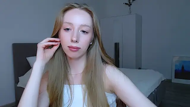 Snapshot of Luna_insniity chatting on 5, 2, 2025 Luna insniity online show from 5, 2, 2025