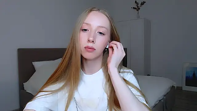 Snapshot of Luna_insniity chatting on 12, 2, 2025 Luna insniity online show from 12, 2, 2025