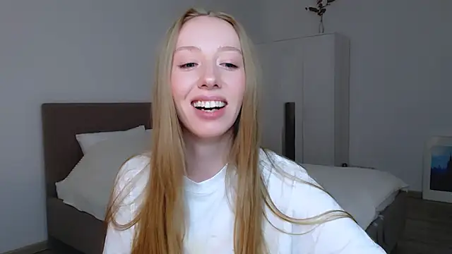 Snapshot of Luna_insniity chatting on 12, 2, 2025 Luna insniity online show from 12, 2, 2025