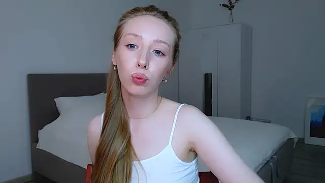 Snapshot of Luna_insniity chatting on 23, 2, 2025 Luna insniity online show from 23, 2, 2025