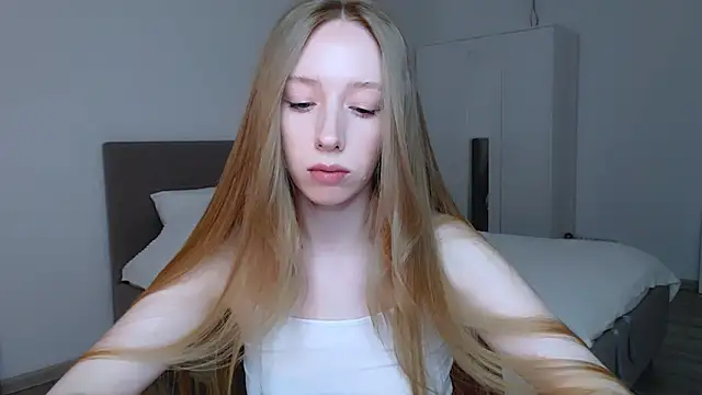 Snapshot of Luna_insniity chatting on 12, 3, 2025 Luna insniity online show from 12, 3, 2025