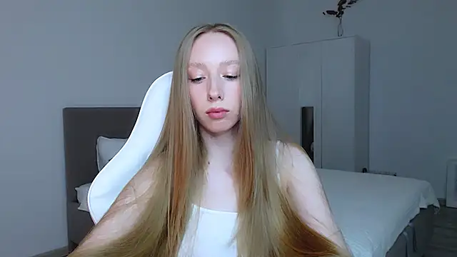 Snapshot of Luna_insniity chatting on 8, 9, 2025 Luna insniity online show from 8, 9, 2025