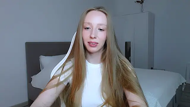 Snapshot of Luna_insniity chatting on 11, 9, 2025 Luna insniity online show from 11, 9, 2025