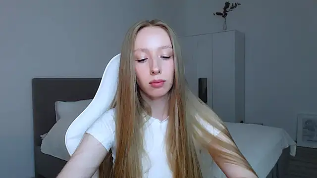 Snapshot of Luna_insniity chatting on 17, 9, 2025 Luna insniity online show from 17, 9, 2025