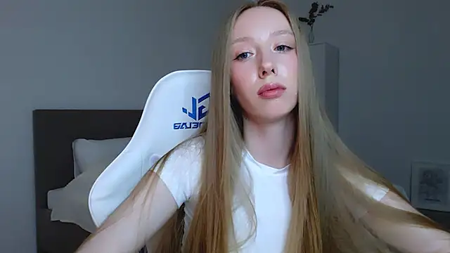 Snapshot of Luna_insniity chatting on 2, 10, 2025 Luna insniity online show from 2, 10, 2025
