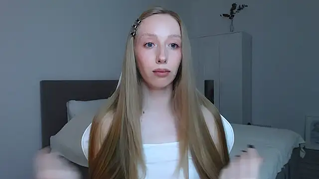 Snapshot of Luna_insniity chatting on 3, 10, 2025 Luna insniity online show from 3, 10, 2025