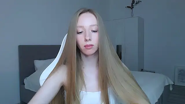 Snapshot of Luna_insniity chatting on 7, 10, 2025 Luna insniity online show from 7, 10, 2025