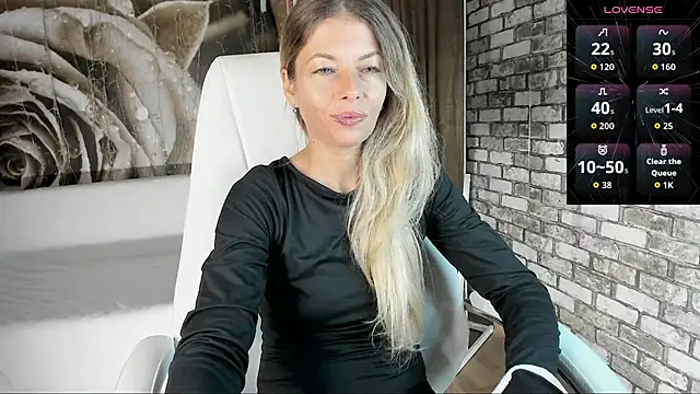 Snapshot of Eva_Melow chatting on 19, 9, 2025 Eva Melow online show from 19, 9, 2025