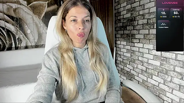 Snapshot of Eva_Melow chatting on 27, 9, 2025 Eva Melow online show from 27, 9, 2025
