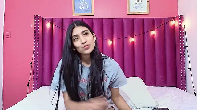 Snapshot of littlee_emilyy_ chatting on 22, 1, 2025 littlee emilyy  online show from 22, 1, 2025