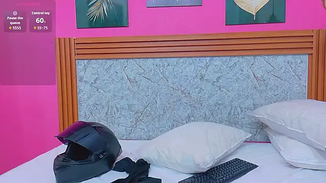 littlee emilyy  online show from 2, 6, 2026