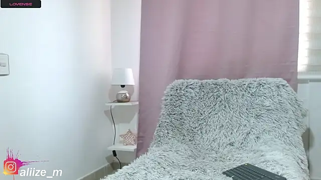 aliicee m online show from 11, 1, 2026