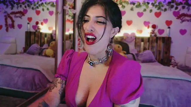 Snapshot of azahar__ziiz chatting on 10, 6, 2026 azahar ziiz online show from 10, 6, 2026