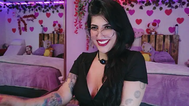 Snapshot of azahar__ziiz chatting on 20, 7, 2026 azahar ziiz online show from 20, 7, 2026