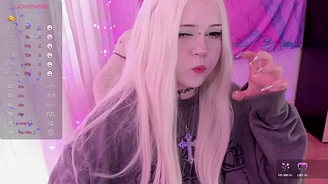 Snapshot of SelenaCute chatting on 7, 6, 2026 SelenaCute online show from 7, 6, 2026