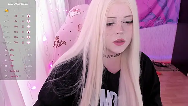 Snapshot of SelenaCute chatting on 25, 6, 2026 SelenaCute online show from 25, 6, 2026