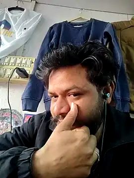 Snapshot of surayrawat9039 chatting on 5, 1, 2025 surayrawat9039 online show from 5, 1, 2025