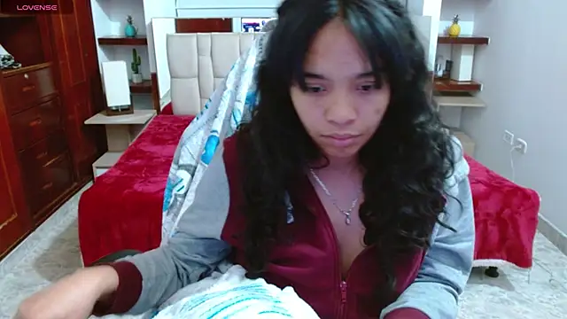 Snapshot of laureentt_ chatting on 22, 1, 2025 laureentt online show from 22, 1, 2025