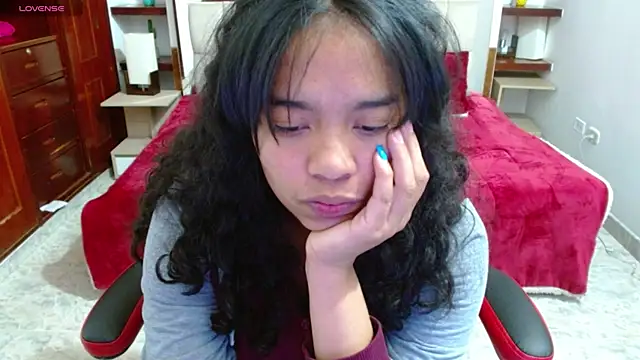 Snapshot of laureentt_ chatting on 29, 1, 2025 laureentt online show from 29, 1, 2025