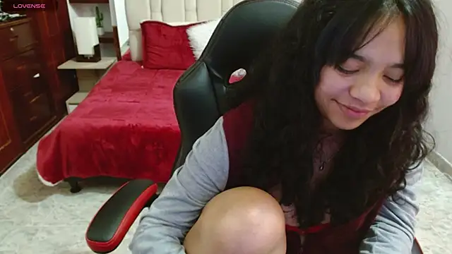 Snapshot of laureentt_ chatting on 20, 2, 2025 laureentt online show from 20, 2, 2025