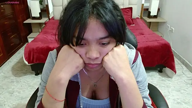 Snapshot of laureentt_ chatting on 20, 3, 2025 laureentt online show from 20, 3, 2025