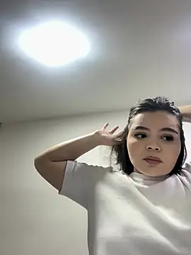 IsabellaAllen online show from 4, 4, 2026