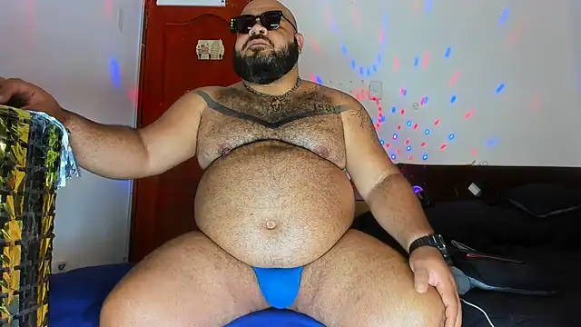 Latino bigcock online show from 6, 3, 2026