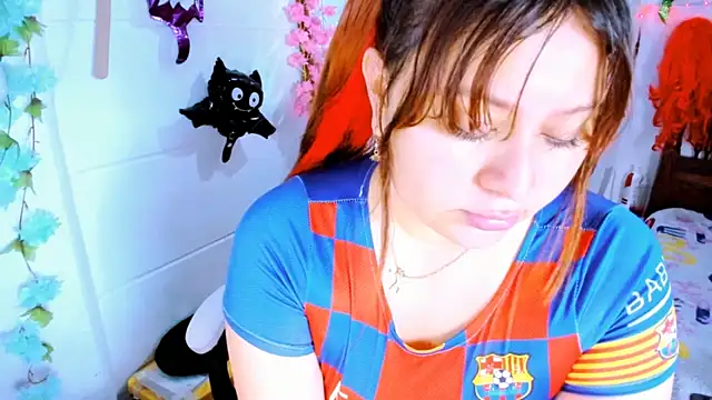 SofiaOlivares online show from 10, 10, 2025