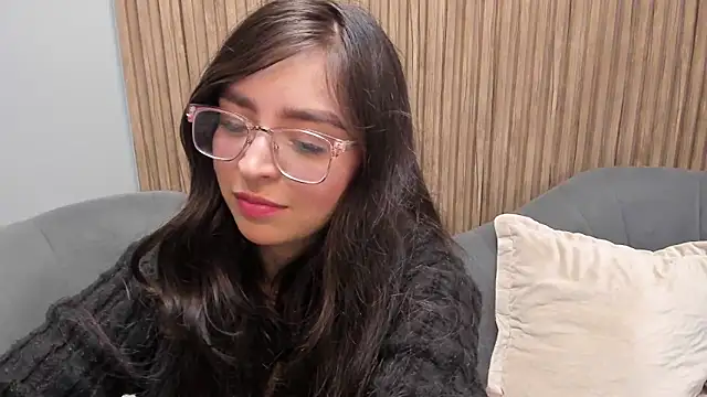 Snapshot of Eva_Macalliter chatting on 8, 3, 2025 Eva Macalliter online show from 8, 3, 2025