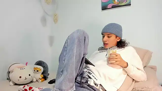 imcoltonalvin online show from 25, 1, 2025