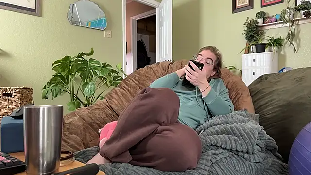 Snapshot of Linzy_19 chatting on 2, 2, 2026 Linzy 19 online show from 2, 2, 2026