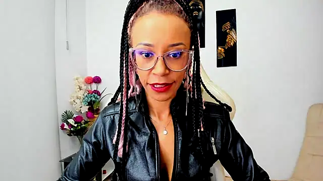 Snapshot of ScarlettMalbec chatting on 4, 3, 2025 ScarlettMalbec online show from 4, 3, 2025