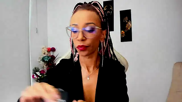 Snapshot of ScarlettMalbec chatting on 7, 3, 2025 ScarlettMalbec online show from 7, 3, 2025
