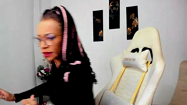 Snapshot of ScarlettMalbec chatting on 12, 3, 2025 ScarlettMalbec online show from 12, 3, 2025