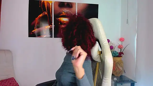 Snapshot of ScarlettMalbec chatting on 8, 10, 2025 ScarlettMalbec online show from 8, 10, 2025