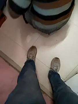 COUPLLE VILLAGE online show from 30, 1, 2025