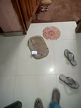 COUPLLE VILLAGE online show from 4, 3, 2025