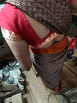 COUPLLE VILLAGE online show from 11, 3, 2025