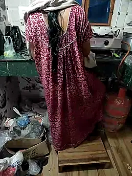 COUPLLE VILLAGE online show from 15, 3, 2025