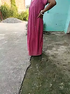 COUPLLE VILLAGE online show from 8, 10, 2025