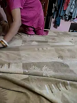 COUPLLE VILLAGE online show from 18, 10, 2025