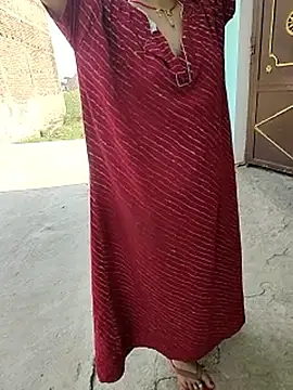 COUPLLE VILLAGE online show from 21, 4, 2026